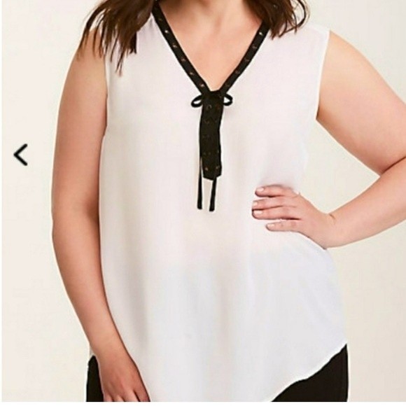 Torrid White w Black Trim Lace Up Neck Chiffon Sleeveless Tank Size 3 - Picture 2 of 8